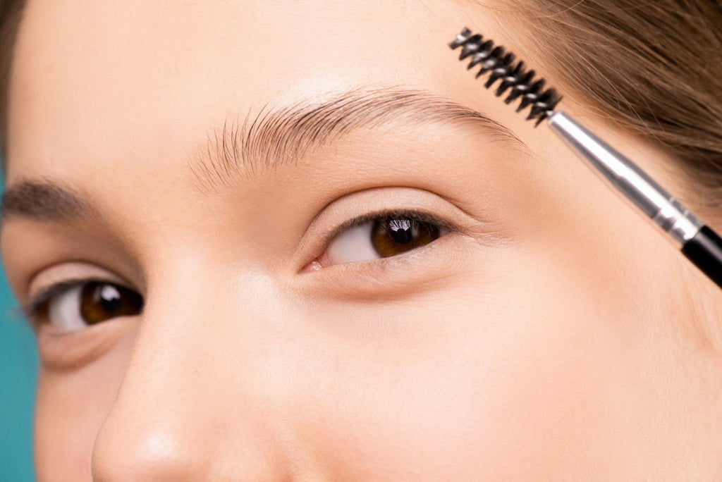 Perfecting the Brow Flick: How to Apply Eyebrow Makeup like a Pro