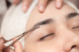 An Easy at Home Guide on How To Trim Eyebrows
